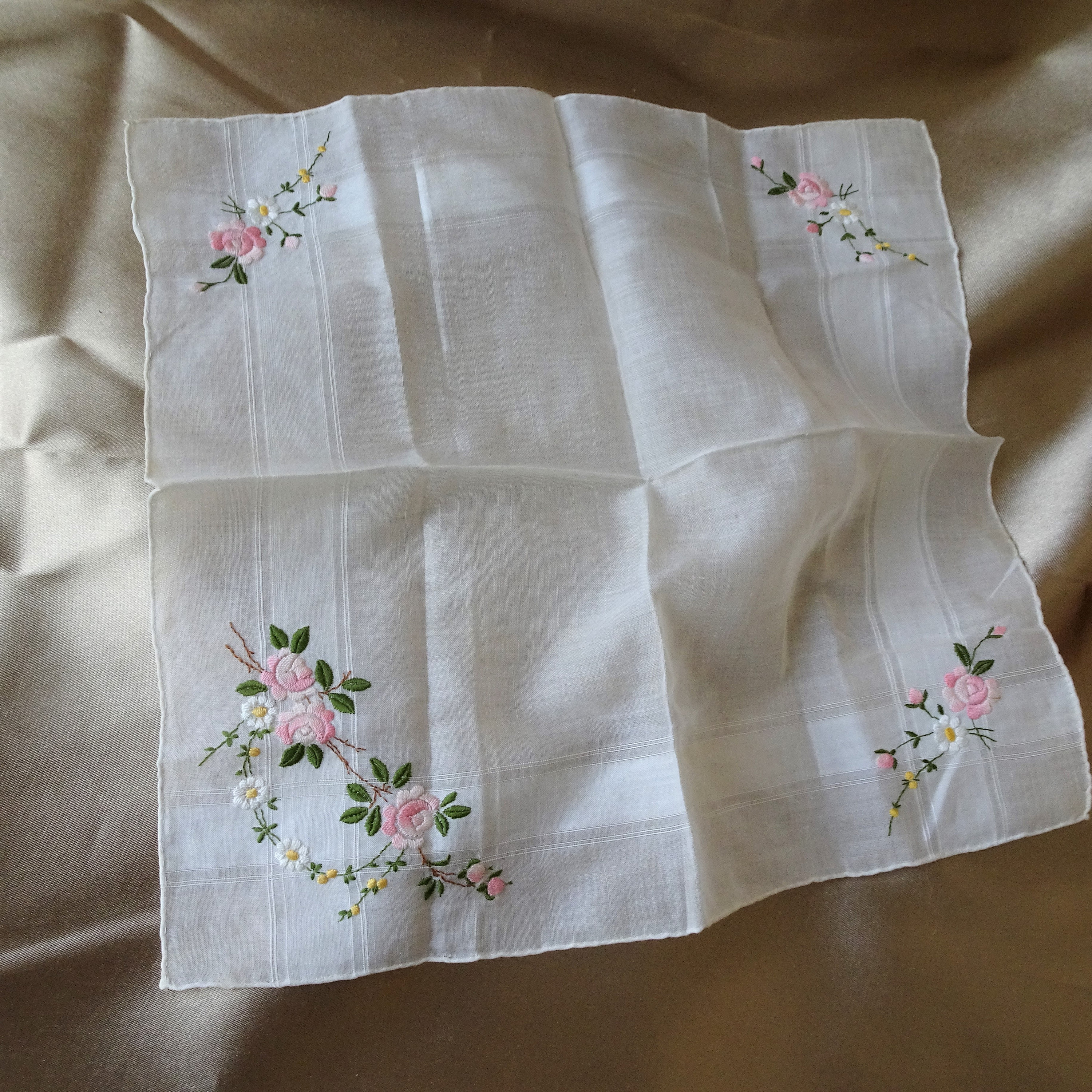 Lovely Floral Embroidered Hanky,Vintage Handkerchief, Pink Rose Buds,F