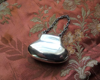 LOVELY Antique Silver Compact Purse,Tiny Powder Purse,Chained Little Purse,Figural Compacts,Perfect For a Special Doll,Collectible Compacts