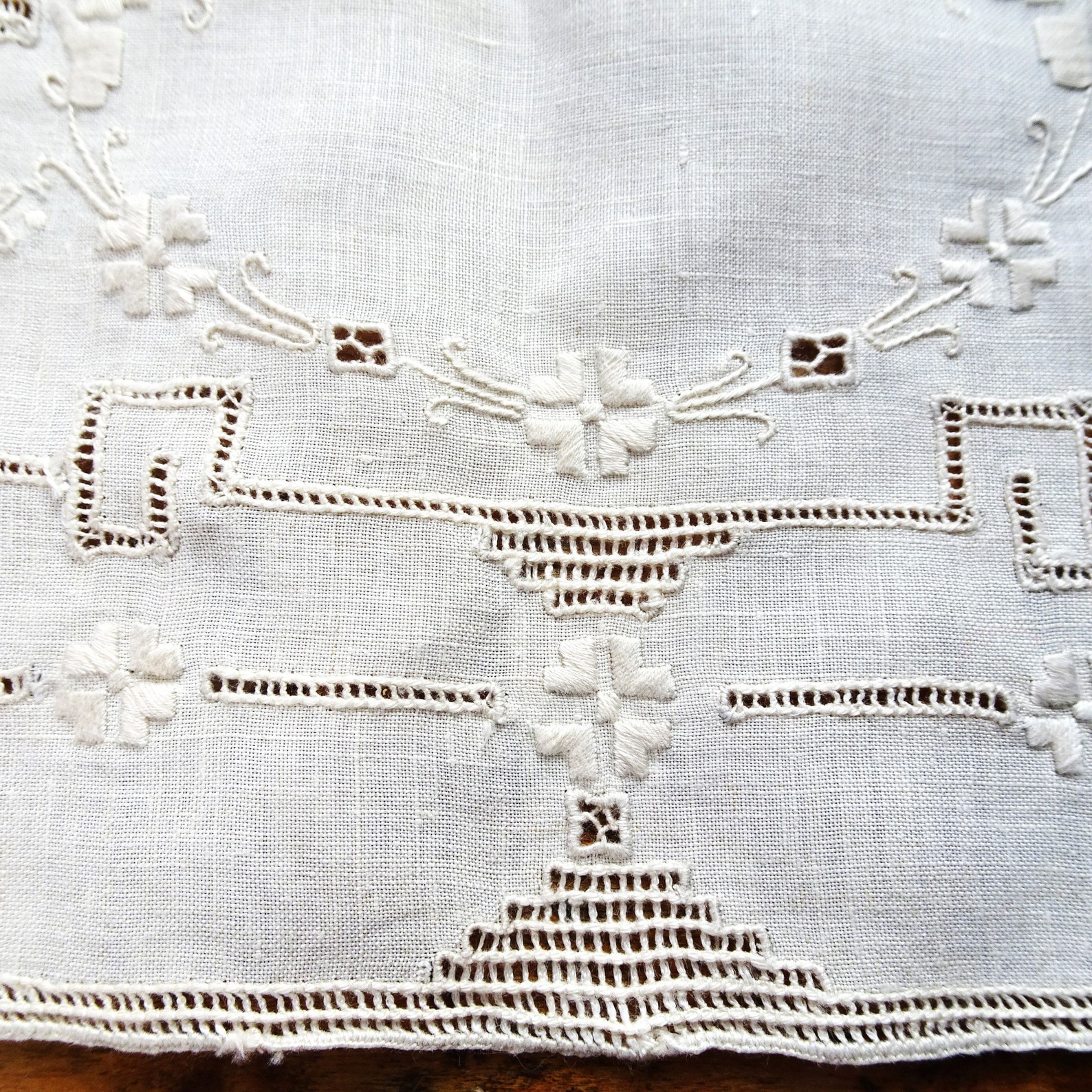 LOVELY Arts and Crafts Era Embroidered Linen Tray Cloth,table ...