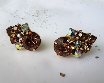 SPARKLING Art Glass Earrings Signed Keyes,Vintage Topaz color Glass and AB Rhinestones Clip On Earrings, Collectible Mid Century Jewelry