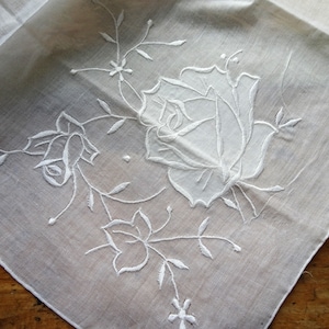 BEAUTIFUL Vintage Madeira Hanky, Embroidered Applique Rose Flowers Hankie,BRIDAL Wedding Handkerchief, Hand Work,Collectible Vintage Hankies