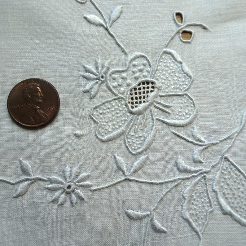VÄNLIG Madeira bordsdekoration, handbroderad, upphöjd broderi, dukar, lantlig, fransk lantlig inredning, vintage bordslinne bild 1