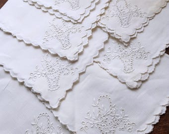 LOVELY 20s MADEIRA Napkins Set of 7, Basket of Flowers, Raised Embroidery, Eyelet  Work,Bridal Gifts,Farmhouse, Cottage Decor,Vintage Linens
