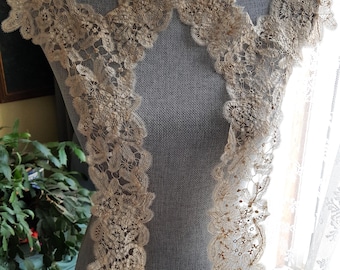 BEAUTIFUL Antique Large Lace Collar Appliques,Edwardian,Creamy Off white Lace,Very Fine Lace,Wedding Gown, Heirloom Sewing,Collectible Lace