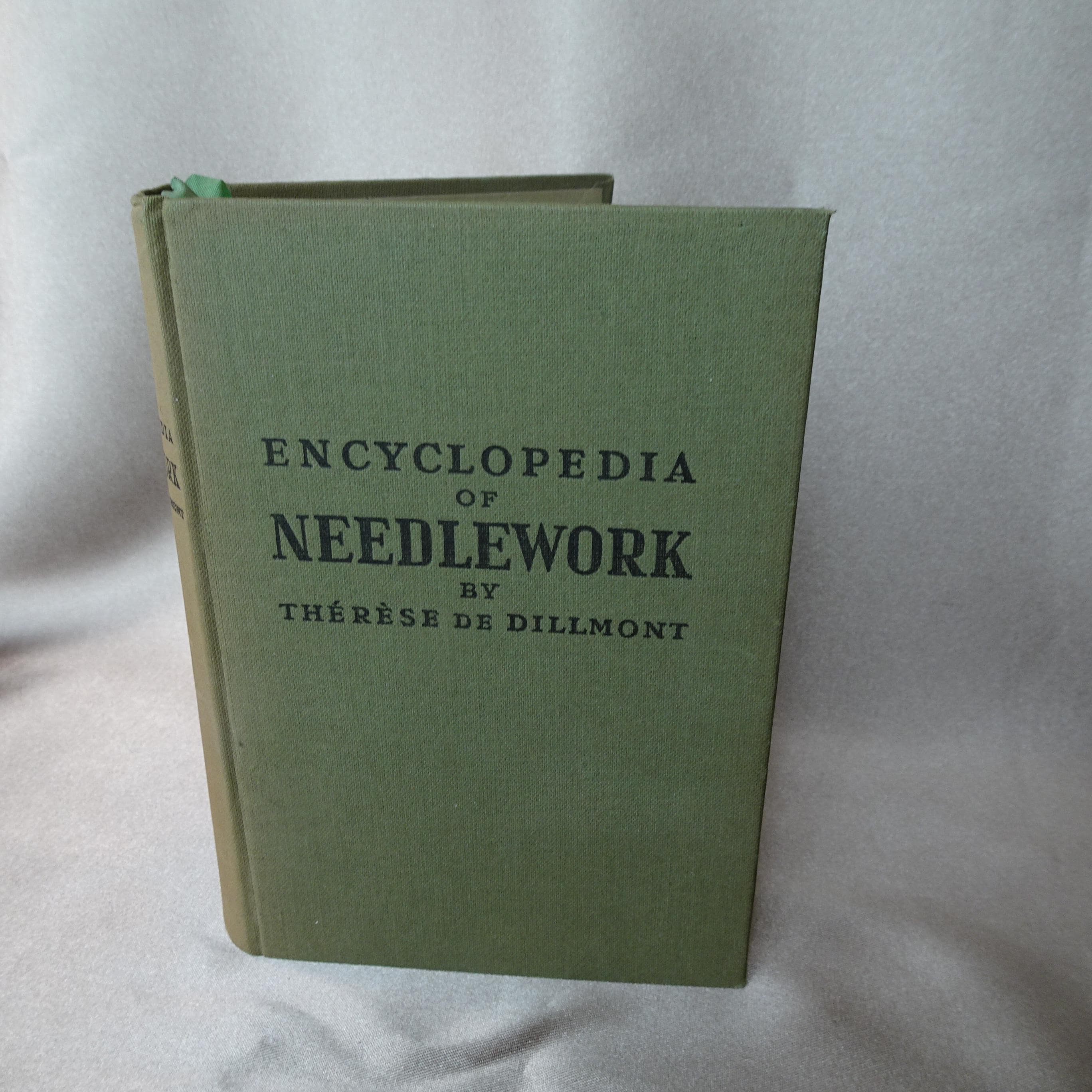 アンティーク雑貨 Encyclopedia of needlework VINTAGE Encyclopedia of Needlework Book,de Dillmont,needlework