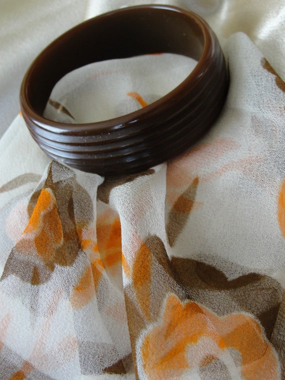 STUNNING Art Deco Deeply Carved Bakelite Bracelet… - image 3