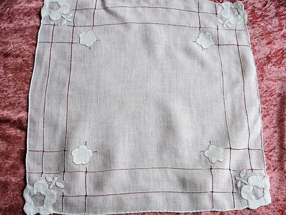 Lovely Vintage Madeira Handkerchief,Embroidered A… - image 3