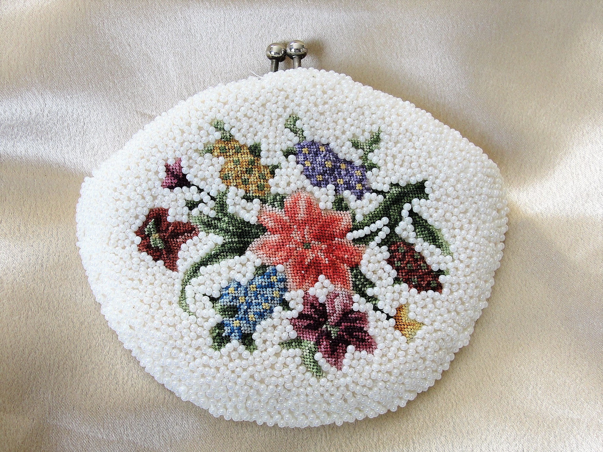 フランスアンティーク マイクログラスビーズのパース バラ刺繍