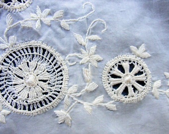 HERMOSO pañuelo de seda bordado francés antiguo Hanky un montón de trabajo hecho a mano aguja encaje especial boda nupcial Hankie, pañuelos coleccionables