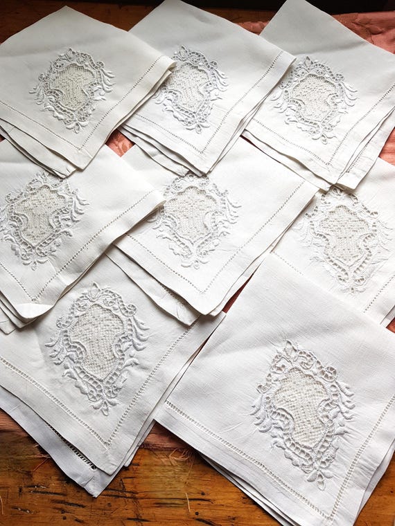 BEAUTIFUL Vintage 1920s Lace and Linen Napkins Set of 8,Fine Italian Linen and Filet Lace,Luncheon or Dinner Napkins, Elegant Vintage Linens