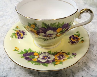 CHARMING Aynsley English Bone China Teacup And Saucer,Cheerful Pansy Pansies Teacup and Saucer,Cup and Saucer,Collectible Vintage Teacups