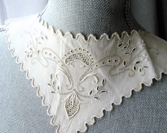 ANTIQUE Lovely French Embroidered Linen Collar,Victorian Lace, Heirloom Sewing,Collectible Vintage Clothing ,Collectible Lace Collars