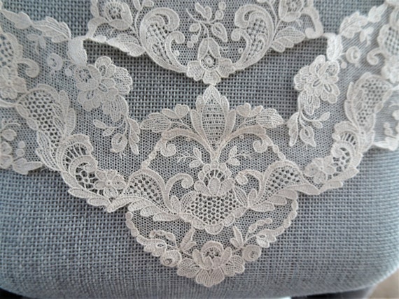 ANTIQUE French Lace Collar,Intricate Floral Lace … - image 2