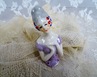 Linda meia boneca antiga, boneca com almofada de alfinetes, feita na Alemanha, meia boneca de porcelana, boneca art déco, display de vaidade, bonecas colecionáveis de almofada de alfinetes vintage