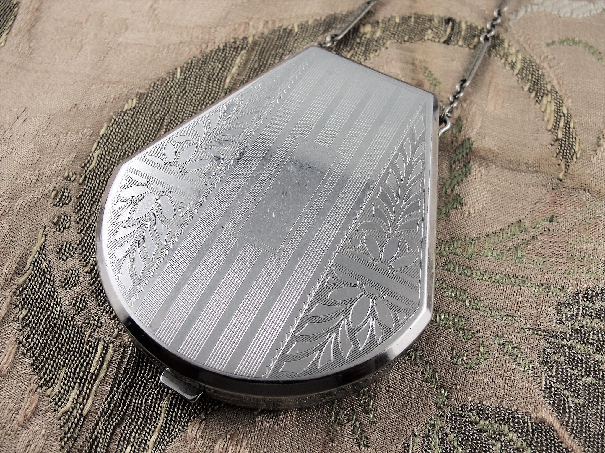Engraved Compacts Beautiful ART DECO Powder Compact,elginite Chain Compact,engraved ...