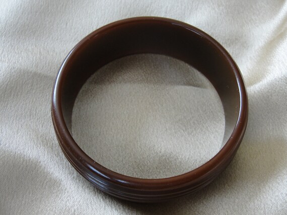 STUNNING Art Deco Deeply Carved Bakelite Bracelet… - image 4