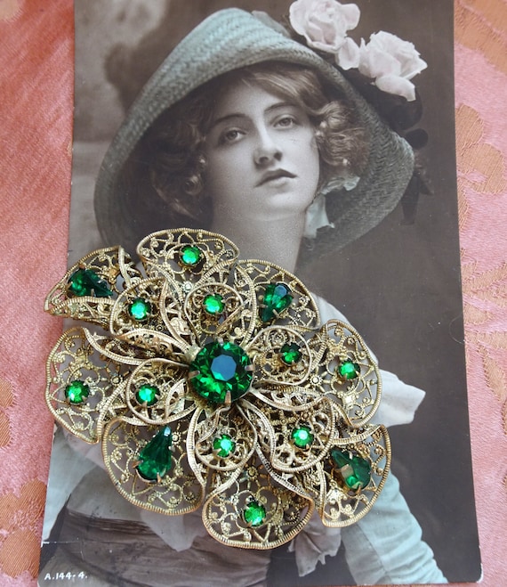 GORGEOUS Art Deco Large Filigree Brooch,Sparkling 