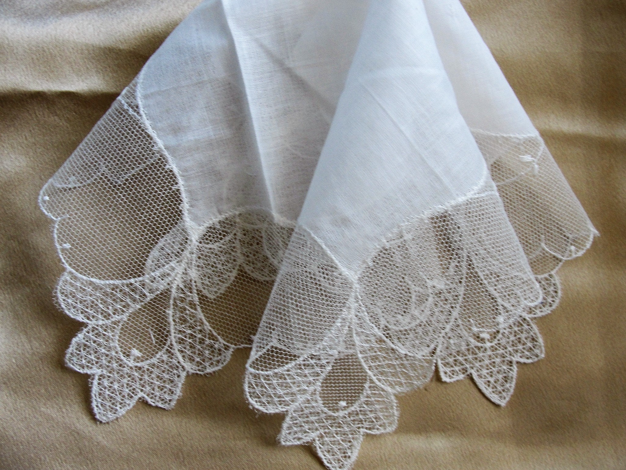 Beautiful Vintage Lace Hankie Bridal Wedding Handkerchief
