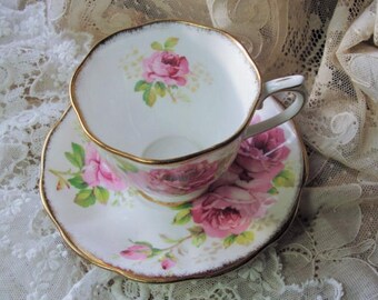 【レア美品】英国製　ロイヤルアルバート★アメリカンビューティー★パーティプレート 美しいロイヤルアルバート アメリカンビューティー ティーカップ