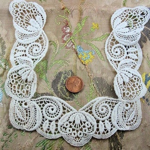 LOVELY Vintage Lace TINY COLLAR Children or Large Doll, Hard To Find Small Size Collar,Intricate Design,Flapper Clothing Bridal Wedding
