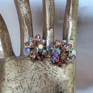 SPRANKELENDE vintage Sherman-oorbellen, clipoorbellen, topaas en Aurora Borealis, Swarovski-steentjes, midden van de eeuw, verzamelbare vintage sieraden