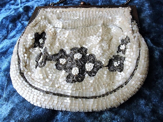 GORGEOUS 1920s Art Deco FRENCH Beaded Purse Eveni… - image 3