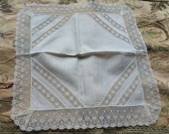 LOVELY Vintage French Lace Hanky,Bridal Handkerchief,Wide French Lace Hankie,Special Bridal Hanky High Quality,Collectible Vintage Hankies