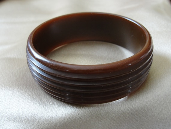 STUNNING Art Deco Deeply Carved Bakelite Bracelet… - image 1