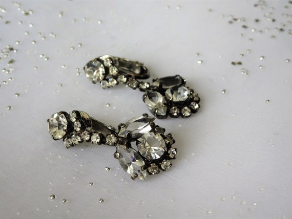 LOVELY Art Deco Crystal and Rhinestones Drop Earr… - image 1