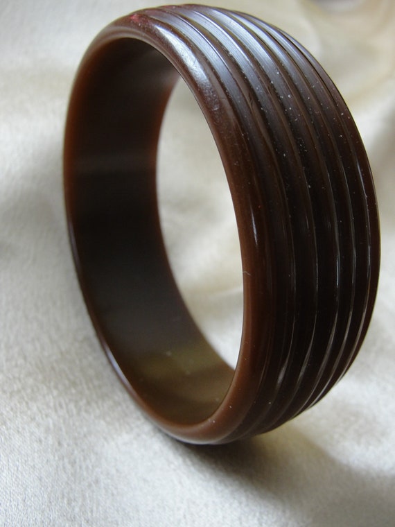 STUNNING Art Deco Deeply Carved Bakelite Bracelet… - image 2