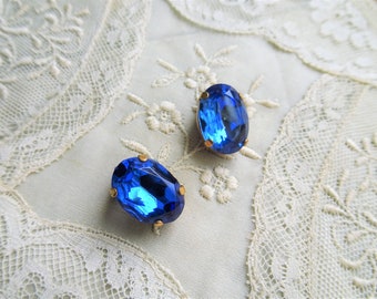 BEAUTIFUL Sparkling Deep Blue Glass Earrings, Multi Faceted Glass, Clip On Earrings, Collectible Vintage Jewelry