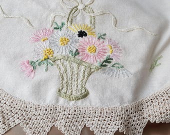 GORGEOUS Arts and Crafts Era Centerpiece, Table Topper ,Lovely Hand Embroidery,Soft Flower Colors, Wide Lace, Collectible Vintage Textiles