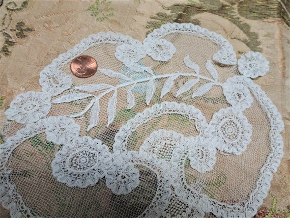 BEAUTIFUL Antique PRINCESS Lace Applique, Victori… - image 4