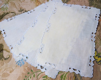 BEAUTIFUL Vintage Madeira Cocktail Napkins,Barware Napkins,Fine Linen Cutwork,Made in Madeira Linens,Party Napkins,Collectible