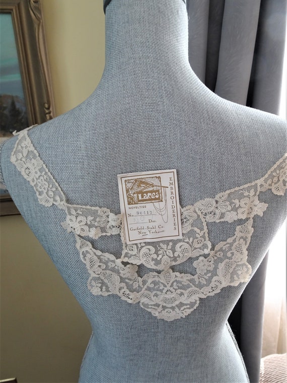 ANTIQUE French Lace Collar,Intricate Floral Lace … - image 4