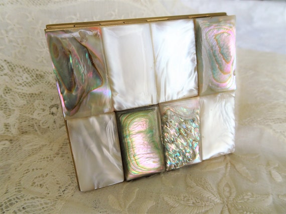 GORGEOUS Vintage Mother of Pearl Purse Compact, E… - image 2