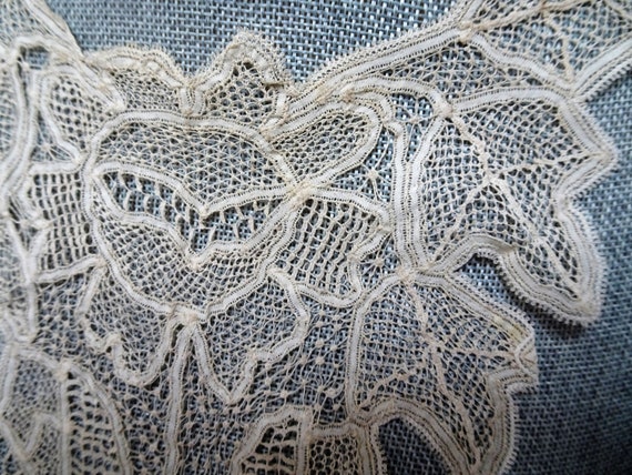 LOVELY Victorian French Lace High Neck Collar,Han… - image 4