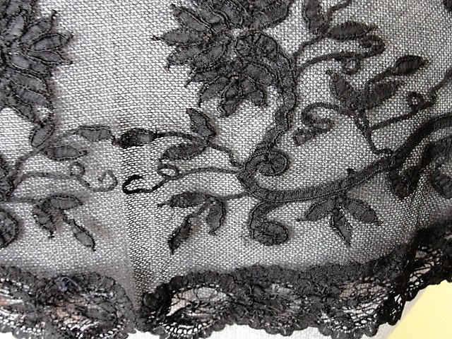 GORGEOUS Antique Black Lace Shawl Netted Lace - Etsy