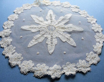 BEAUTIFUL Antique French Lace Centrepiece Doily,Netted Lace,Applique and Needle lace Embroidery,Lovely Workmanship,Collectible Lace Doilies