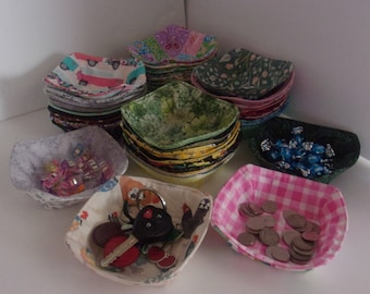 Trinket / Nesting Bowls in reversible fabric -  5" diameter x 1 1/4" tall