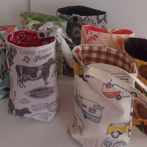 Hanging car trash bin/caddie/bag for trash, snacks, accessories, etc. Reusable/Washable/Reversible. 6 1/2&quot; wide x 8 1/2&quot; long x 5&quot; depth