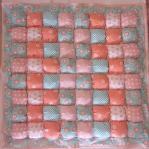 Baby Puff Blanket/Bubble quilt 29&quot;x29&quot; - Teal & Peach print