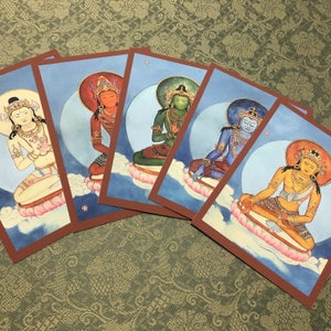 Godheidskaarten van de vijf boeddhafamilies tsakli-initiatiekaarten Vairochana, Akshobhya, Ratnasambhava Amoghasiddhi, Amitabha 5 elementen