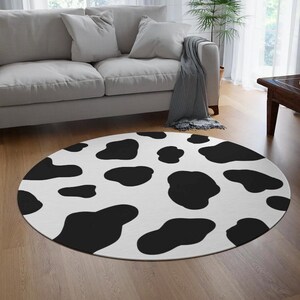 Cow In Green Grass Print Round Rug main image 1