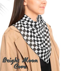 Checkerboard Scarf (lightweight & airy)