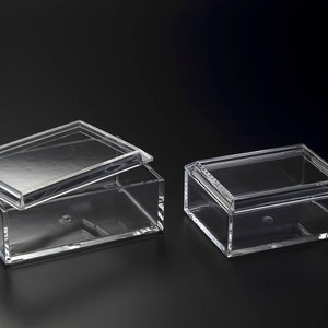 monogrammed acrylic jewelry box with removable lid image 2