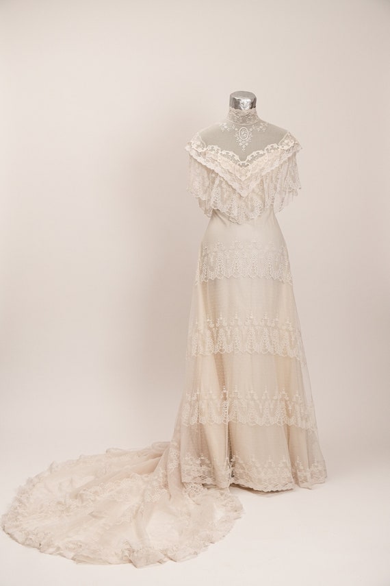 Small Vintage 70's Gunnesax Style Wedding Dress wi