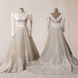 SMALL Vintage 1940’s Wedding Dress with with Bows & Long Sleeves Accents, Satin Long Sleeve Lace Gown, Bridal Bows, Size 6 #T