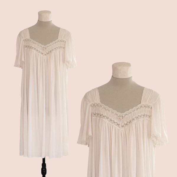 MED / Miss Elaine Vintage Beige Soft Silk Romantic Nightgown