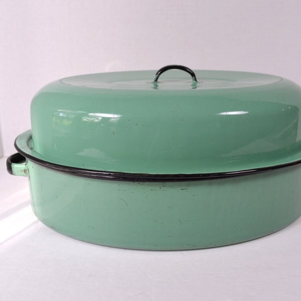 Green Enamelware Roasting Pan with Lid...Vintage Jadite Green Graniteware Oven Roaster with Black Trim..Mid-century Oval Turkey Roasting Pan